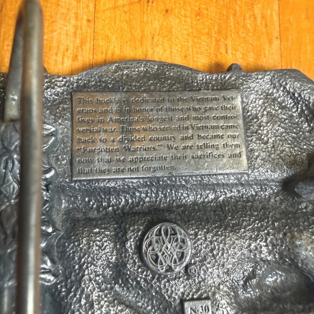 Vintage 1988 Siskiyou Vietnam Veteran The Forgotten Warrior Pewter‎ Belt Buckle
